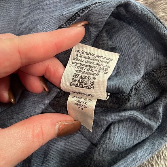 96. PINK Victoria’s Secret Tie Dye Oversized Long Sleeve Cropped Shirt Size S - Picture 9 of 9